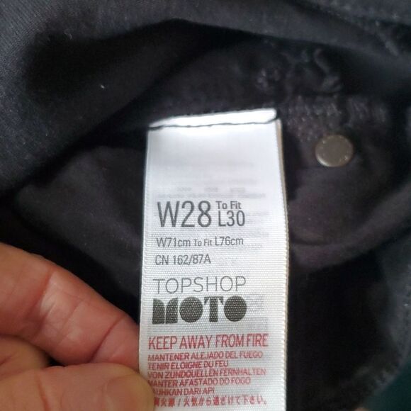 Distressed Black Skinny Jeans by Top Shop! Size W28, L30. Great Condition! - Picture 7 of 7